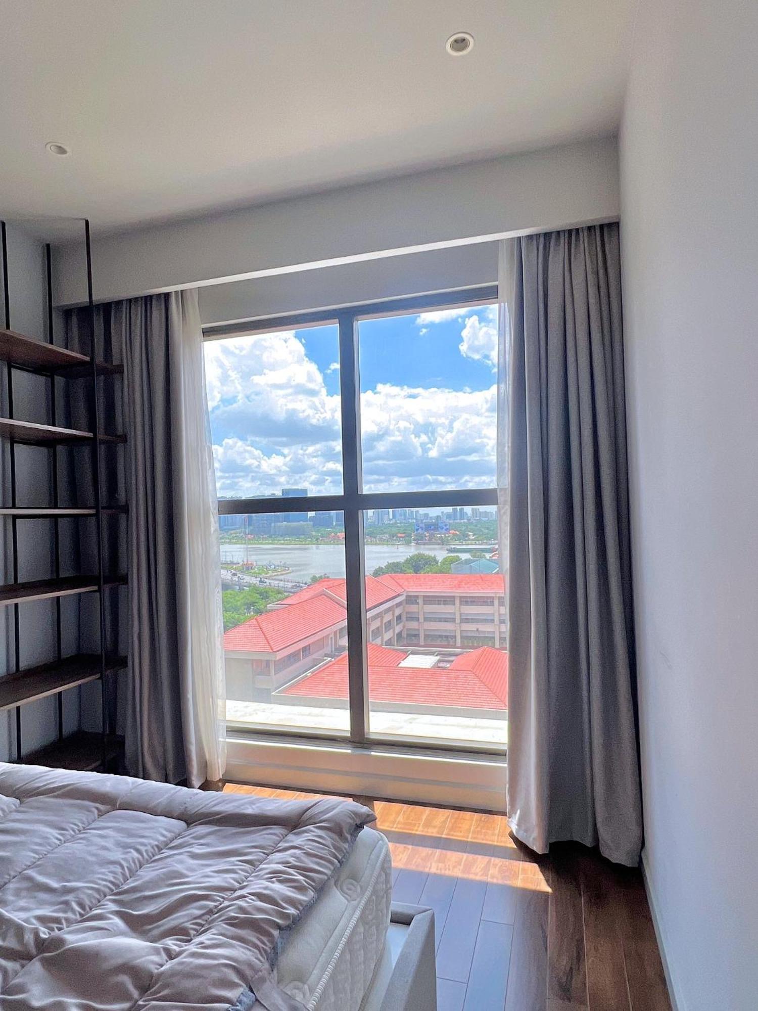Blue Harbour - Saigon Royal Fully - Furnished Apt In Dist 4, 2 Bedrooms Apartamento